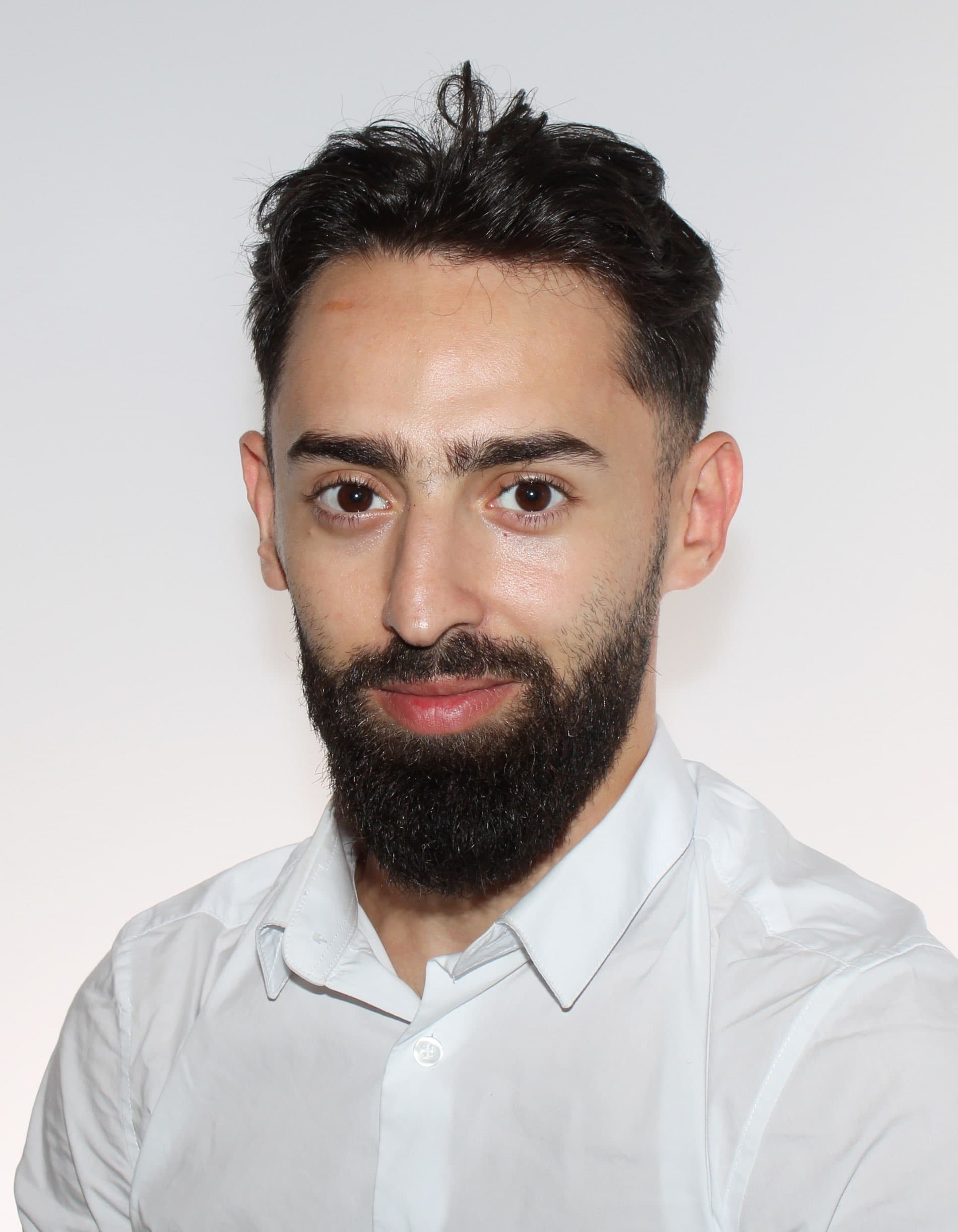 Portrait d’Omar El Koujouk, fondateur d’OEK Dev